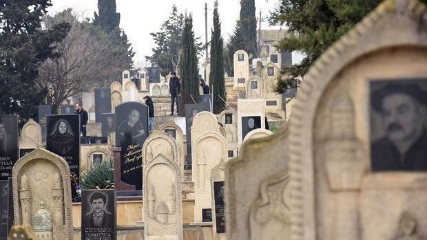 Məzar daşlarına şəkil vurmaq adəti necə yaranıb?