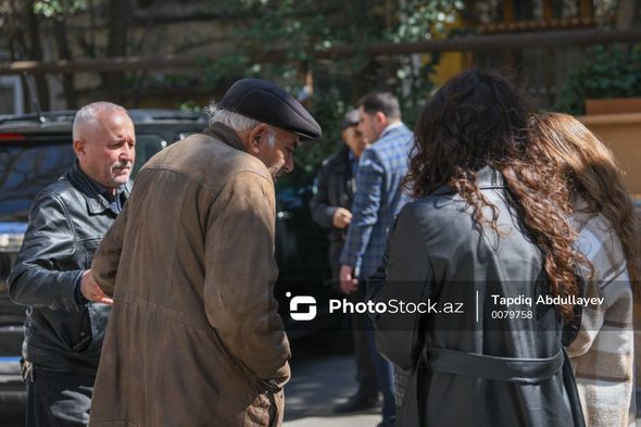 Küçəyə atılan professor: “Hər kəs məni imkanlı biri kimi tanıyır”