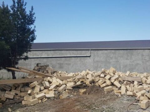 Gəncədə qanunsuz tikili söküldü – FOTO/VİDEO