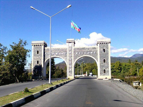 Qadınları şantaj edən “vəkil” həbs edildi
