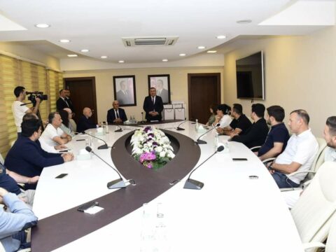 Xətai Rayon İcra Hakimiyyətində Milli Mətbuat Günü münasibətilə dəyirmi masa keçirilib