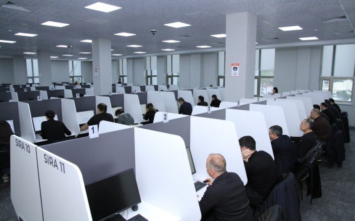 Vəkillər Kollegiyasına üzv olmaq istəyənlər üçün imtahan keçirilir