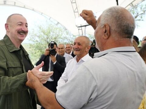 Prezident Xocalı sakinləri ilə görüş keçirib
