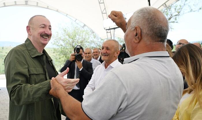 Prezident Xocalı sakinləri ilə görüş keçirib