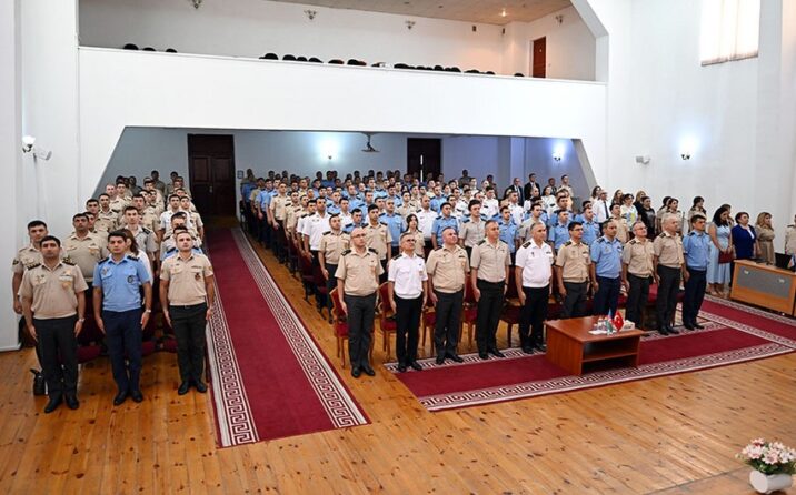 Azərbaycan Ordusunda müxtəlif xarici dillər üzrə təşkil olunmuş kursların buraxılış mərasimi keçirilib