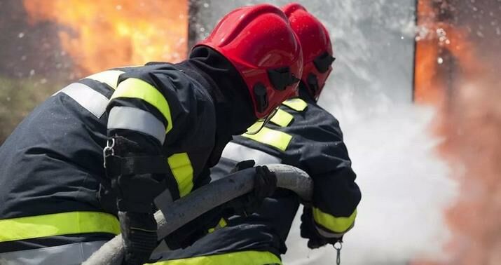 Bakıda 4 otaqlı ev yandı