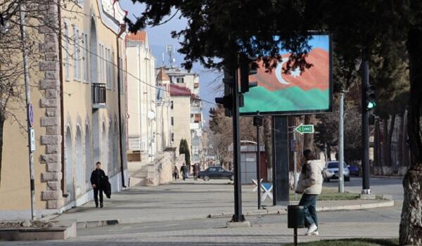 Xankəndidə müğənninin evindən silah və narkotik çıxdı
