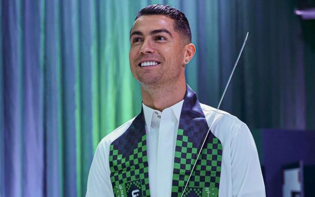 Ronaldo tarixin ilk milyardçı futbolçusu oldu