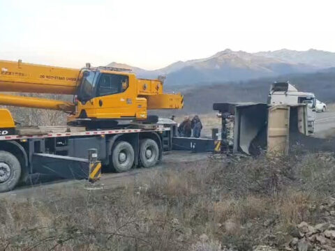 Laçın-Şuşa yolunda yük maşını aşdı-Foto