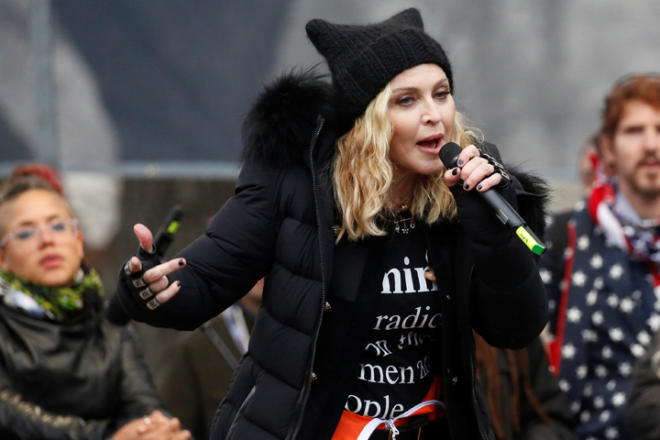 Madonna etirazçılara səsləndi: Dualarım sizinlədir…