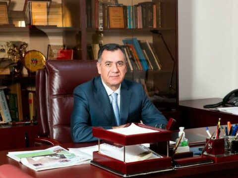 “Dini lider dövlət idarəetməsini prezidentə verməlidir