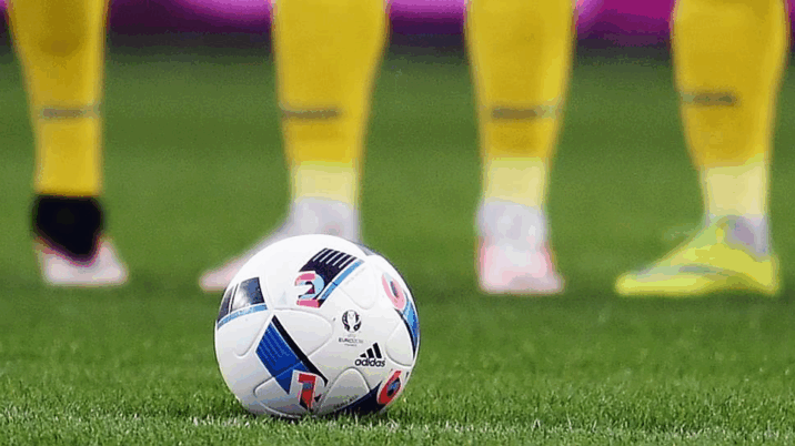 15 yaşlı qadın futbolçu oyun zamanı öldü