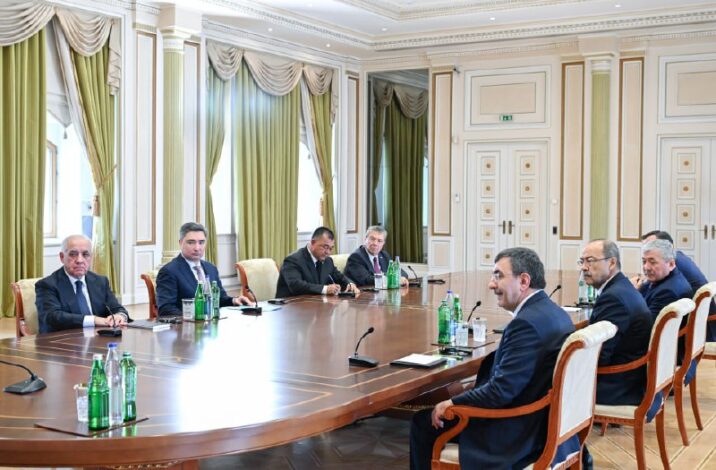 Prezident xarici qonaqları qəbul etdi