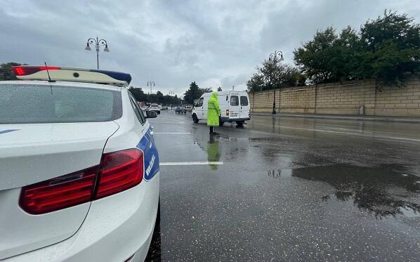 Əlverişsiz hava ilə bağlı sürücülərə xəbərdarlıq