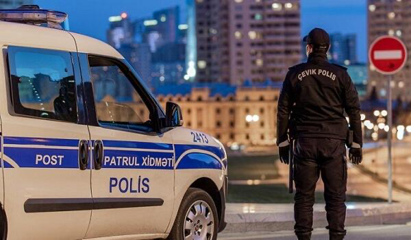 Bakıda şadlıq sarayının qarşısında kütləvi dava – Foto