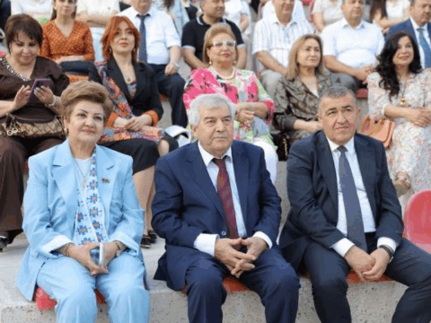 Sabir Rüstəmxanlı yenidən meydanda: 80 illik yubileyə minlərlə insan qatıldı