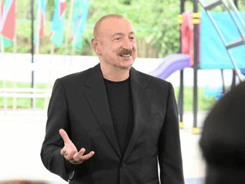 O, mənə verdiyi suala görə vəzifəsindən uzaqlaşdırıldı