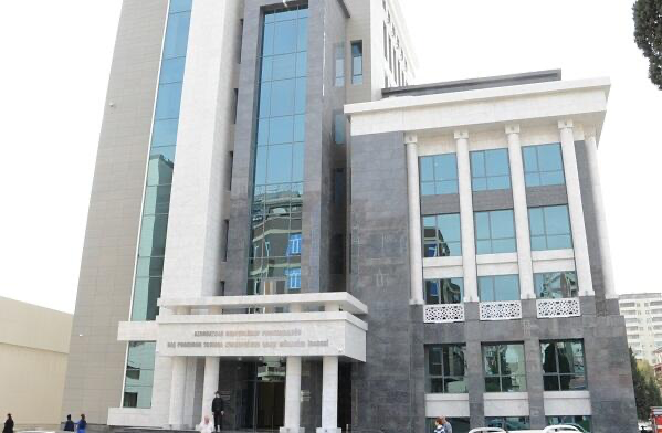 Korrupsiya cinayəti törədən 13 şəxs cinayət başında tutuldu
