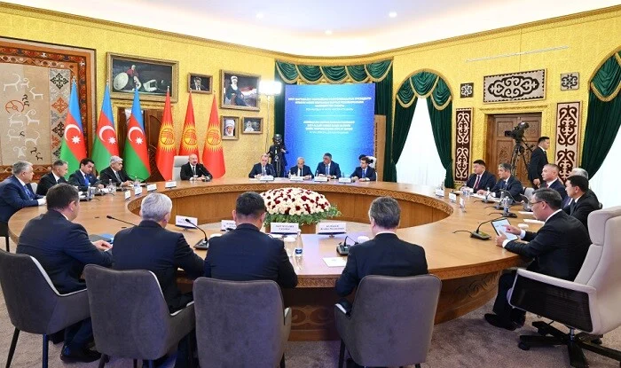 Prezidentlərin iştirakı ilə iclas keçirildi – Foto