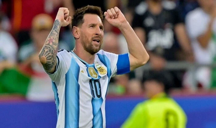 Messi İngiltərə üzərində qələbəni Maradonaya həsr etdi