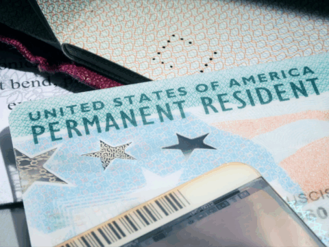“Amerika arzusu” bahalaşır – “Green card” üçün 100 min dollarlıq şərt
