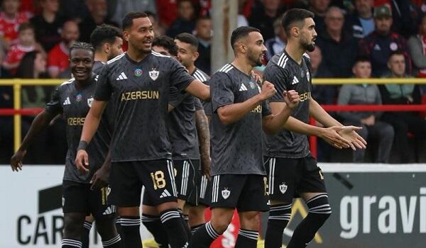 Daha bir oyunçu Qarabağı tərk etdi