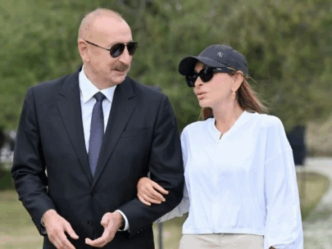 İlham Əliyev və xanımı Zəfər parkında