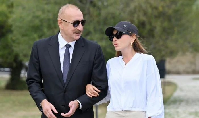 İlham Əliyev və xanımı Zəfər parkında