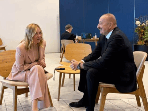 İlham Əliyev Melonini təbrik etdi