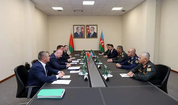 Azərbaycan və Belarus hərbi əməkdaşlığı müzakirə etdi