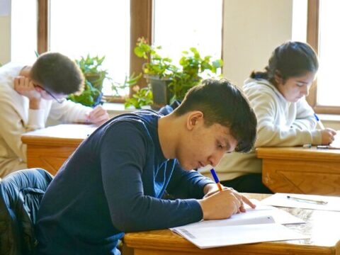 Bu məzunlar qızıl və gümüş nişanla təltif edildi