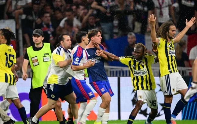 “Fənərbaxça” UEFA-nın hədəfində – Araşdırma aparılır