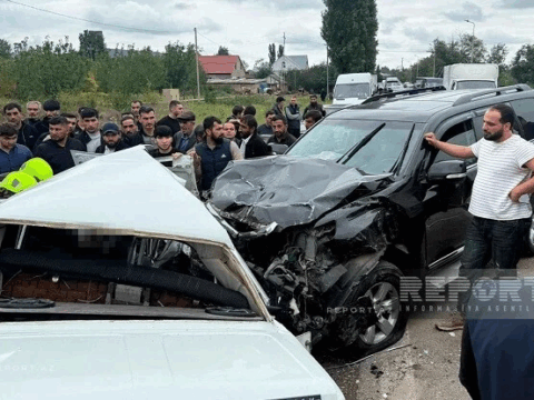 “Prado” VAZ-la toqquşdu: ölən var – Foto