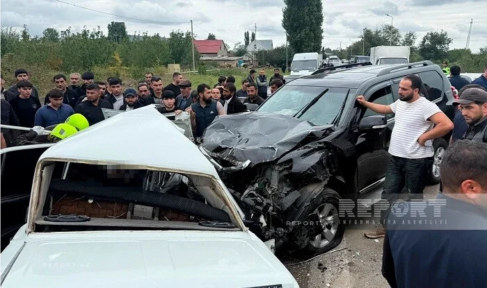 “Prado” VAZ-la toqquşdu: ölən var – Foto