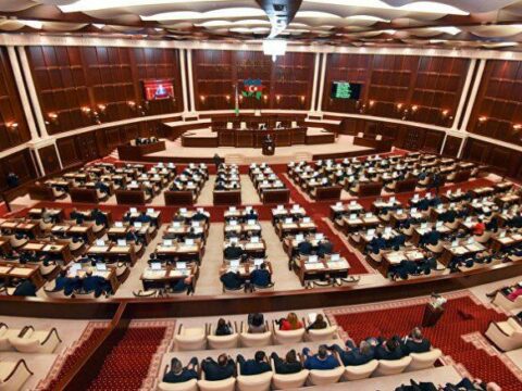 Milli Məclisin plenar iclası keçirilir