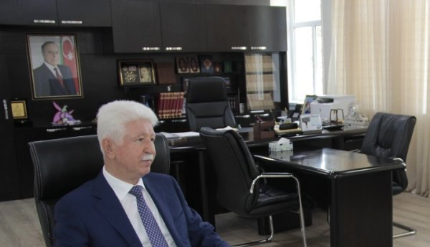 Cəlilabadın icra başçısı bordürləri 50 min manata dəyişmək istəyir Cəlilabadın icra başçısı bordürləri 50 min manata dəyişmək istəyir