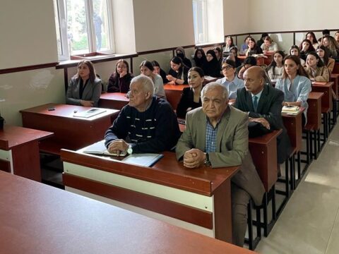 BDU-da nanohissəciklərin tibdə tətbiqi perspektivlərinə dair elmi seminar keçirilib – FOTO