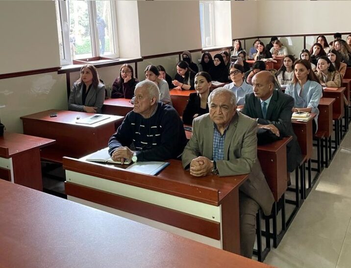 BDU-da nanohissəciklərin tibdə tətbiqi perspektivlərinə dair elmi seminar keçirilib – FOTO BDU-da nanohissəciklərin tibdə tətbiqi perspektivlərinə dair elmi seminar keçirilib – FOTO