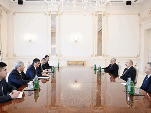 İlham Əliyev Qırğızıstan nümayəndə heyəti ilə görüşdü