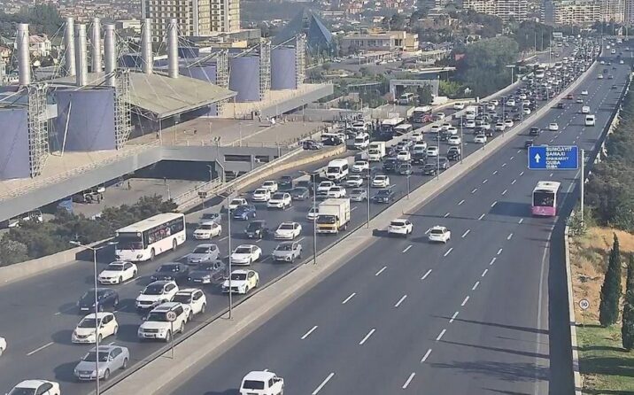 Bakının bəzi yollarında sıxlıq var Bakının bəzi yollarında sıxlıq var