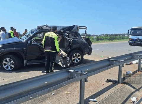 Prado “07”-lə toqquşdu- Ölən var