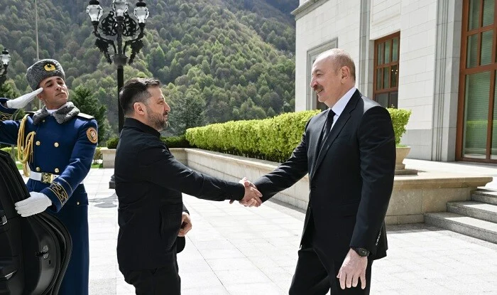 Zelenski Qəbələdə: Əliyevlə təkbətək görüş keçirilir