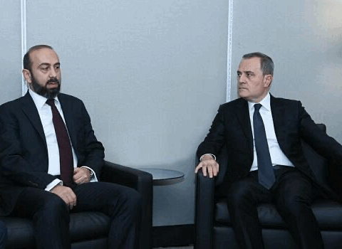 Ceyhun Bayramov Mirzəyanla danışdı