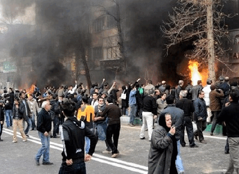 İran İsraili və ABŞ-ı ölkədə etiraz aksiyaları təşkil etməkdə ittiham edir