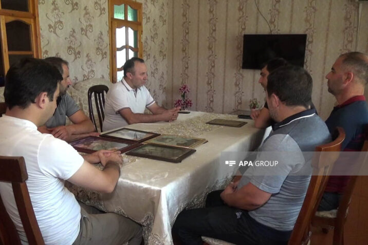 Edillidə meyitinin qalıqları tapılan Əli Hüseynovun qardaşı: Anam-atam yolunu gözləyə-gözləyə öldü Edillidə meyitinin qalıqları tapılan Əli Hüseynovun qardaşı: Anam-atam yolunu gözləyə-gözləyə öldü