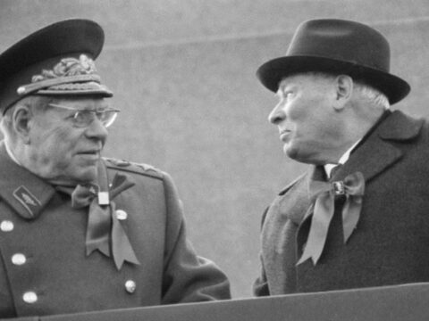 Baş katibin müdafiə nazirinə vəfa borcu və 900 gün davam edən mübarizə…