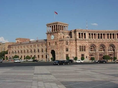 Arxiyepiskop Acapaxyan həbs edildi