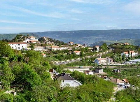 Diplomatlar Laçında səfərdədir