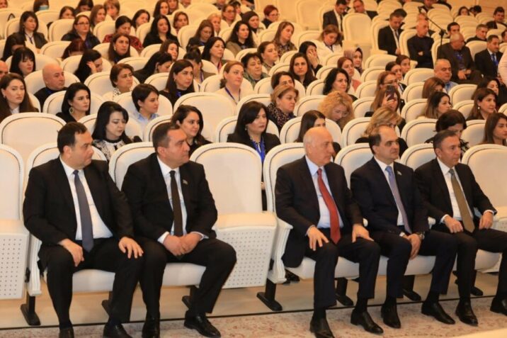 Sumqayıtda həkimlər cərrahiyyə əməliyyatını konfrans zalında izlədi – bir ilk Sumqayıtda həkimlər cərrahiyyə əməliyyatını konfrans zalında izlədi – bir ilk