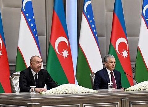 Prezidentlər mətbuata bəyanatlarla çıxış etdi